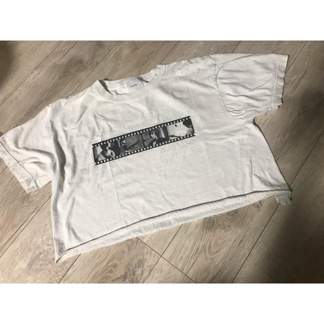 Ameri VINTAGE(アメリヴィンテージ)のTHE BEATLES CUT OFF TEE レディースのトップス(Tシャツ(半袖/袖なし))の商品写真