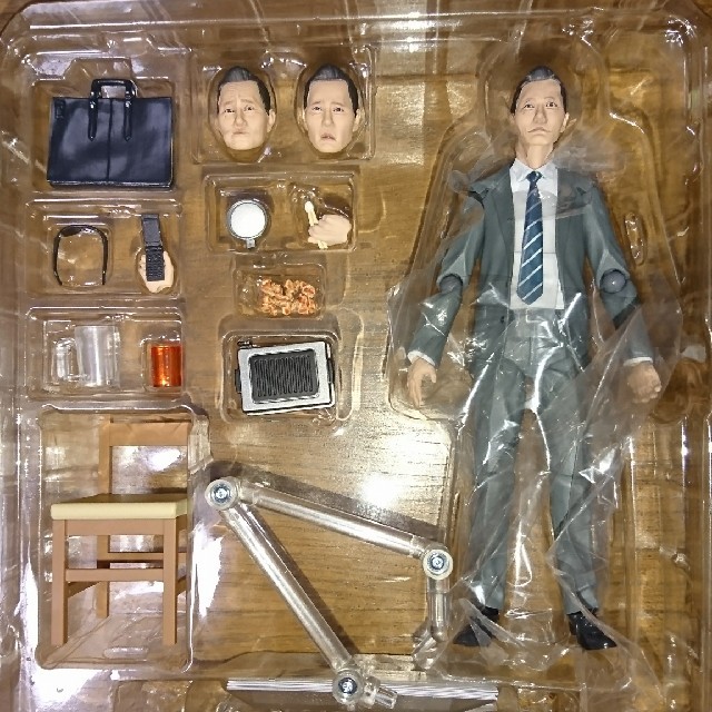 【にどうです】 figma 井之頭五郎 松重 豊ver. ハードボイルドGOROエディション アクション