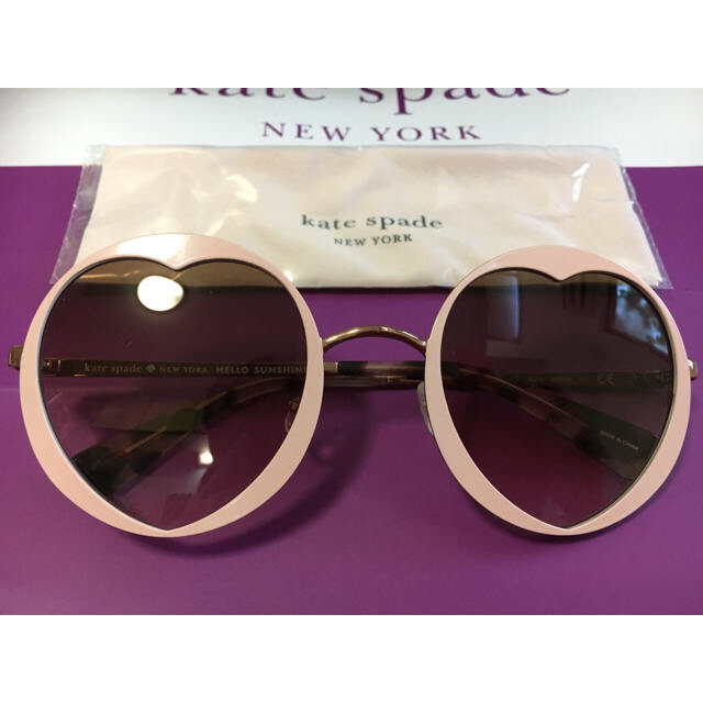 kate spade new york(ケイトスペードニューヨーク)の【値下げ❗️新品】ラブリー♡大人気のケイトスペード のハートのサングラス  レディースのファッション小物(サングラス/メガネ)の商品写真