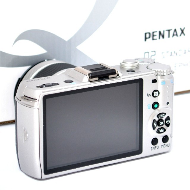 PENTAX(ペンタックス)の★ Wi-Fiでスマホへ★超コンパクト♪ペンタックス Q10 レンズキット スマホ/家電/カメラのカメラ(ミラーレス一眼)の商品写真