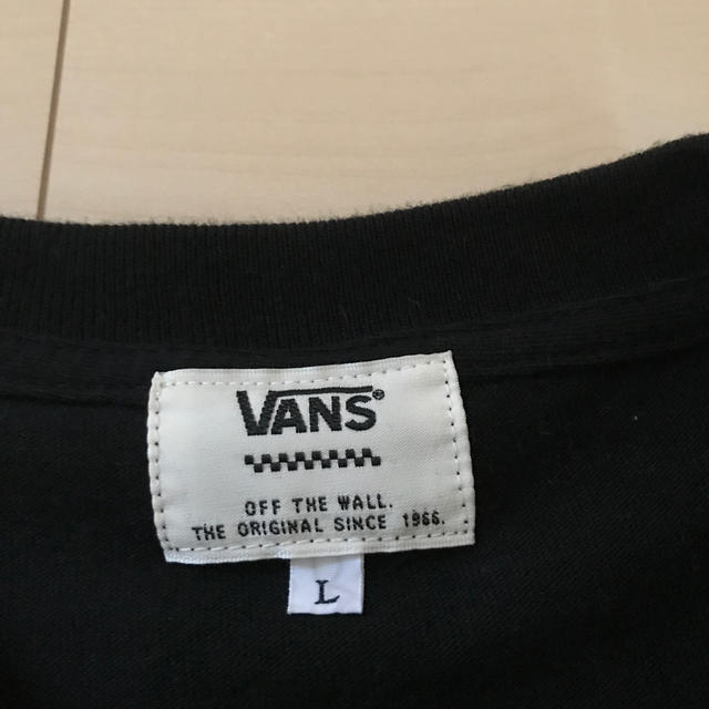 VANS(ヴァンズ)のvans☆ブラックＴシャツ☆L レディースのトップス(Tシャツ(半袖/袖なし))の商品写真