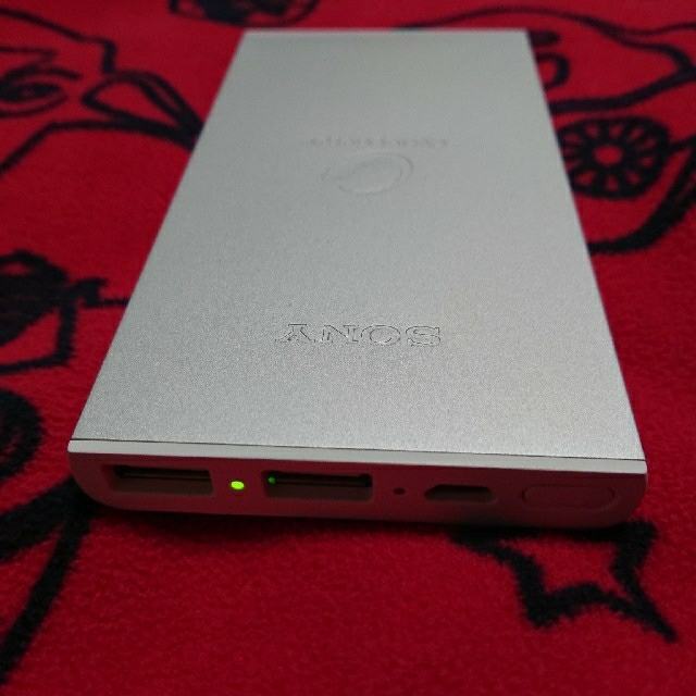 SONY(ソニー)のねこ村さん専用  モバイルバッテリー CP-F2L スマホ/家電/カメラのスマートフォン/携帯電話(バッテリー/充電器)の商品写真