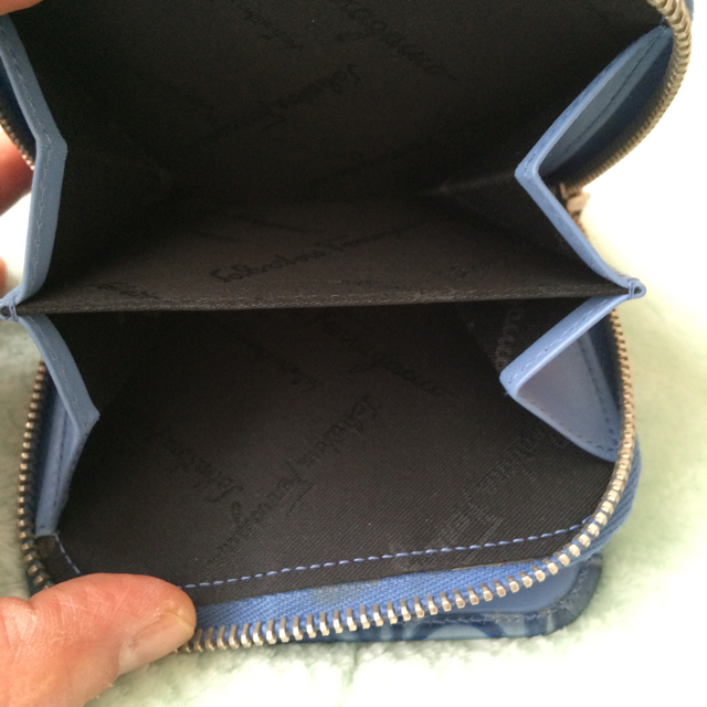 Ferragamo(フェラガモ)のフェラガモ二つ折り財布 レディースのファッション小物(財布)の商品写真