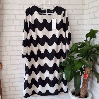 マリメッコ(marimekko)の【40】BIAK PIKKU LOKKI ロッキ 裏地付ワンピース マリメッコ(ひざ丈ワンピース)