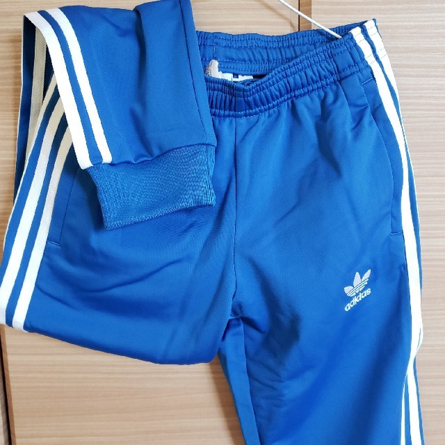 adidas(アディダス)の新品　アディダスオリジナル　ジャージ　140 キッズ/ベビー/マタニティのキッズ服男の子用(90cm~)(その他)の商品写真