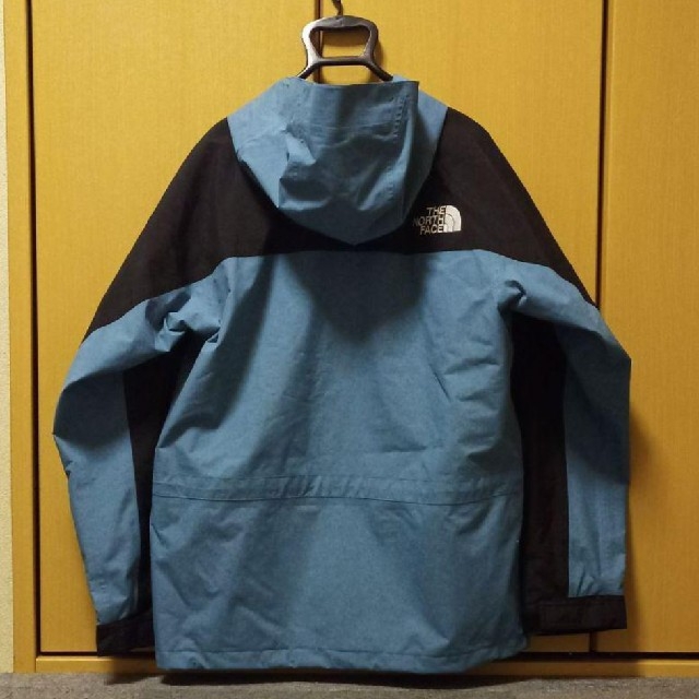 THE NORTH FACE(ザノースフェイス)の入手困難!　マウンテンライトジャケット　ストームブルー メンズのジャケット/アウター(マウンテンパーカー)の商品写真