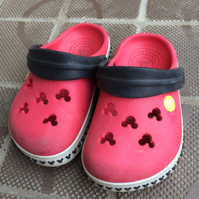 crocs(クロックス)の夏物セール！クロックス 子ども用サンダル キッズ/ベビー/マタニティのベビー靴/シューズ(~14cm)(サンダル)の商品写真