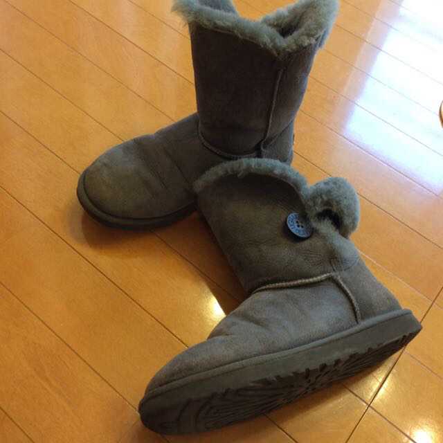 UGG アグ ベイリーボタンW 25㎝