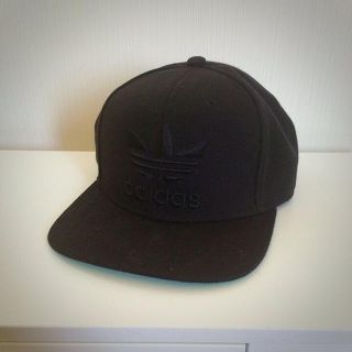 アディダス(adidas)のadidasキャップ(キャップ)