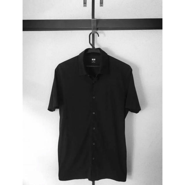 UNIQLO(ユニクロ)のUNIQLO ユニクロ エアリズムフルオープンポロシャツ ブラック 黒色 メンズのトップス(シャツ)の商品写真