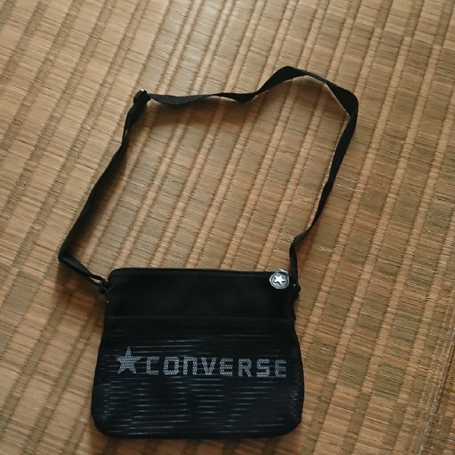 CONVERSE(コンバース)のCONVERSE サコッシュ バック 黒 ブラック スター レディースのバッグ(ボディバッグ/ウエストポーチ)の商品写真