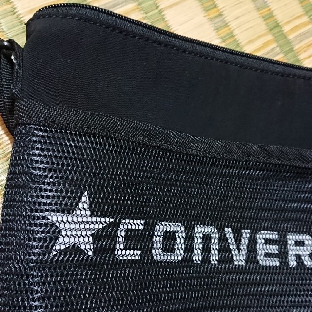 CONVERSE(コンバース)のCONVERSE サコッシュ バック 黒 ブラック スター レディースのバッグ(ボディバッグ/ウエストポーチ)の商品写真