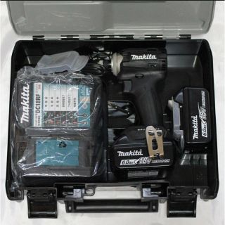 マキタ(Makita)のマキタ 充電式 インパクトドライバ TD171DRGXB(その他)