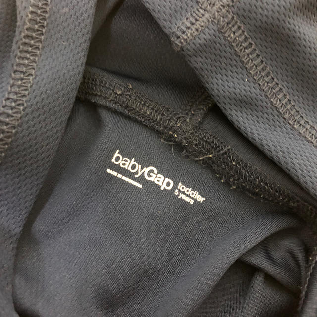 babyGAP(ベビーギャップ)のギャップ GAP  ラッシュガード 120  キッズ/ベビー/マタニティのキッズ服男の子用(90cm~)(水着)の商品写真