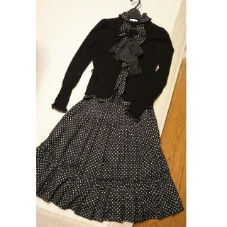 トゥービーシック(TO BE CHIC)のTO BE CHIC ❤️ ニットカ－デとスカート(その他)