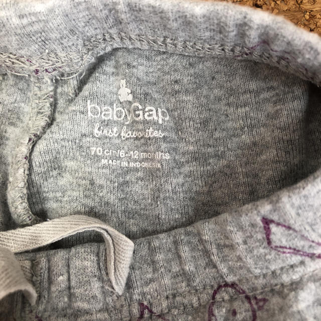 babyGAP(ベビーギャップ)のグレーパンツ70 キッズ/ベビー/マタニティのベビー服(~85cm)(パンツ)の商品写真