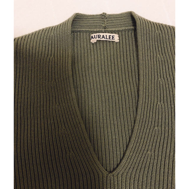オーラリー 定番ウールニット グリーン サイズ1 AURALEE レディースのトップス(ニット/セーター)の商品写真
