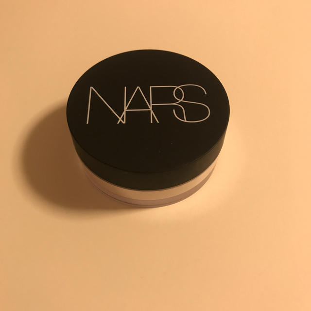 NARS(ナーズ)のライトリフレクティングセッティングパウダー ルース コスメ/美容のベースメイク/化粧品(フェイスパウダー)の商品写真