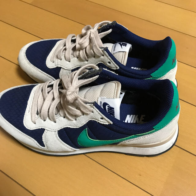 UNITED ARROWS(ユナイテッドアローズ)のユナイテッドアローズ♡NIKEスニーカー      値下げしました レディースの靴/シューズ(スニーカー)の商品写真