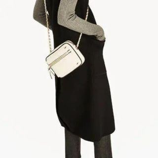 ザラ(ZARA)のZARA ポケット付ショルダーバッグ バッグ(ショルダーバッグ)