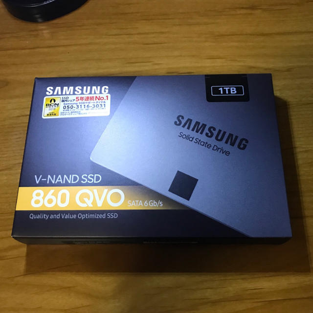 SAMSUNG(サムスン)の新品SAMSUNG SSD 1TB 860QVO スマホ/家電/カメラのPC/タブレット(PCパーツ)の商品写真