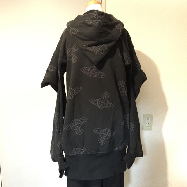 Vivienne Westwood(ヴィヴィアンウエストウッド)のRed Label 魔女フードロングカーディガン レディースのトップス(カーディガン)の商品写真