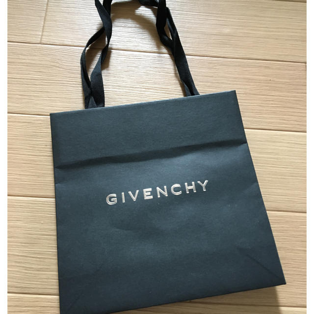 GIVENCHY(ジバンシィ)のジバンシイ 紙袋 レディースのバッグ(ショップ袋)の商品写真