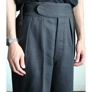 コモリ(COMOLI)のNEAT Cotton Kersey Beltless(スラックス)