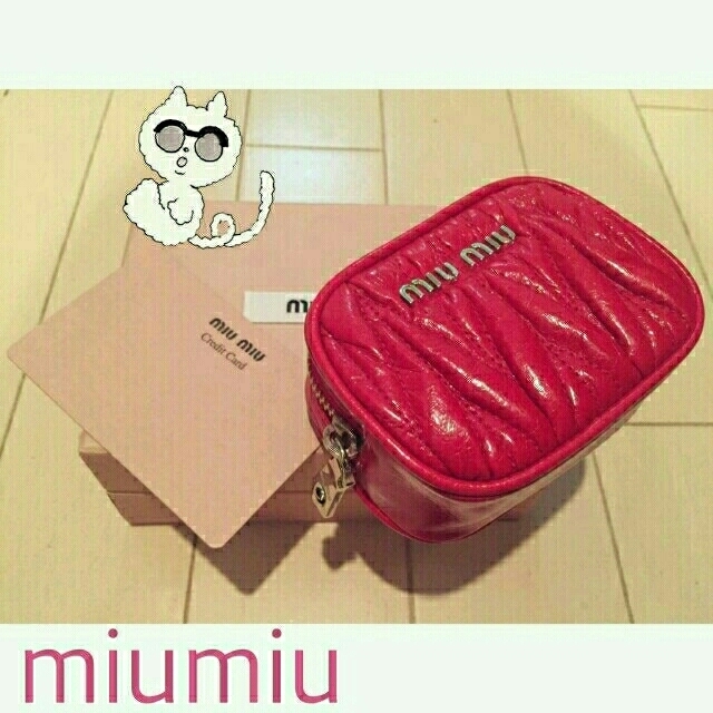 miumiu(ミュウミュウ)のMIU MIU新品コインケース レディースのファッション小物(コインケース)の商品写真