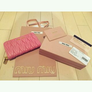 ミュウミュウ(miumiu)のMIU MIU新品カードケース(その他)