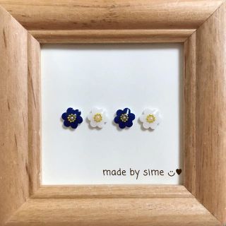 ❁小さいお花のピアスセット❁パール付き❁紺色/白色(ピアス)