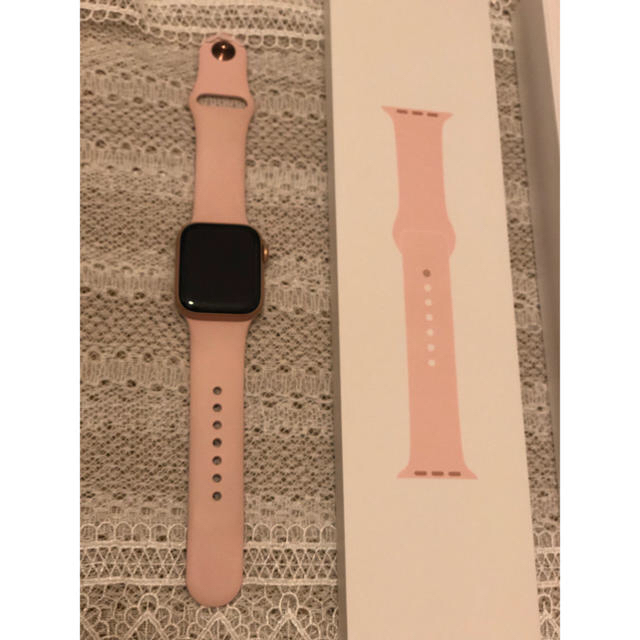 apple watch series4 40mm(GPS+cellular) メンズの時計(腕時計(デジタル))の商品写真