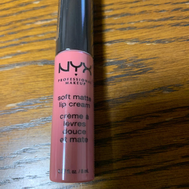 NYX(エヌワイエックス)のNYX マットリップクリーム コスメ/美容のベースメイク/化粧品(リップライナー)の商品写真