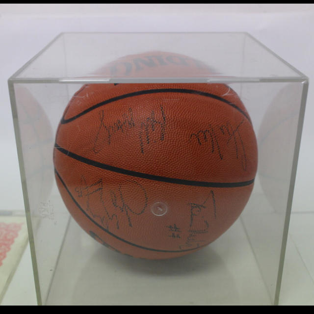 【希少】NBA サイン入りバスケットボール 1995~1996 シカゴブルズ バスケットボール