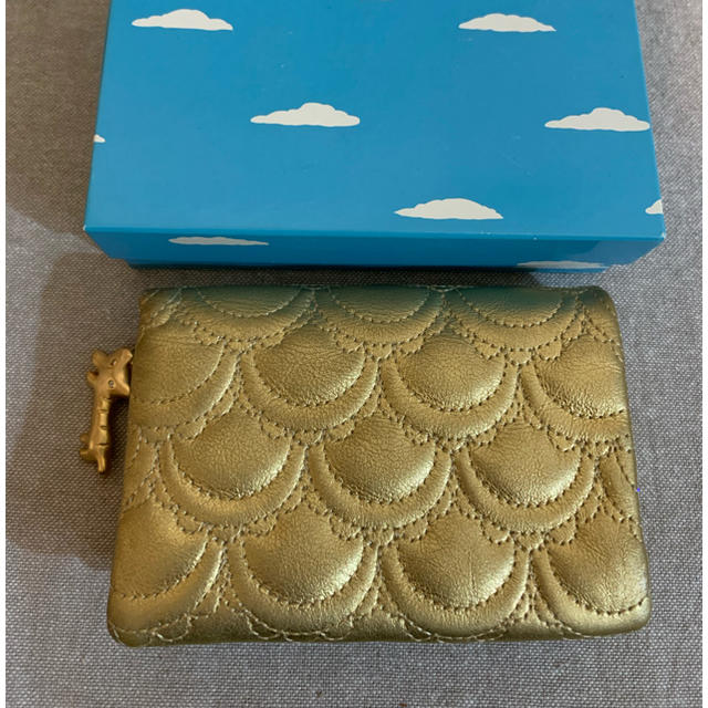 TSUMORI CHISATO(ツモリチサト)のツモリチサト 二つ折り財布 ネコ×ゴールド レディースのファッション小物(財布)の商品写真