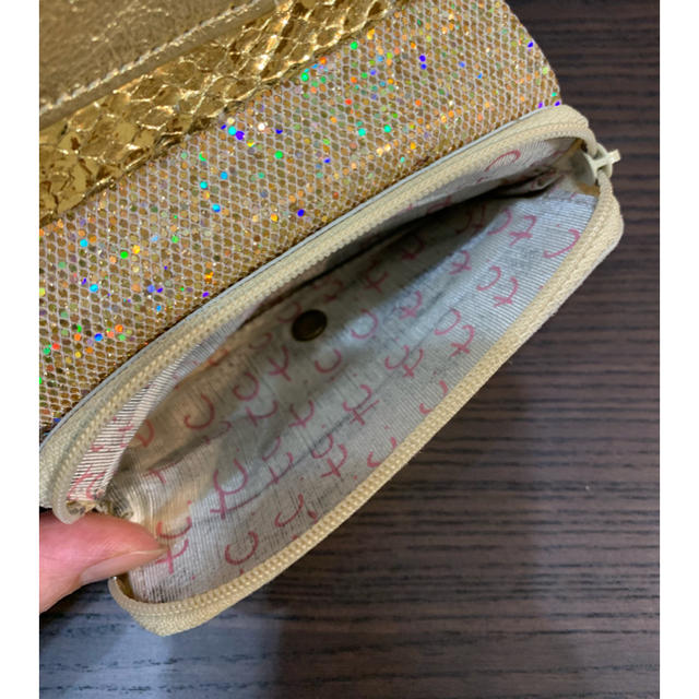 TSUMORI CHISATO(ツモリチサト)のツモリチサト 二つ折り財布 ネコ×ゴールド レディースのファッション小物(財布)の商品写真