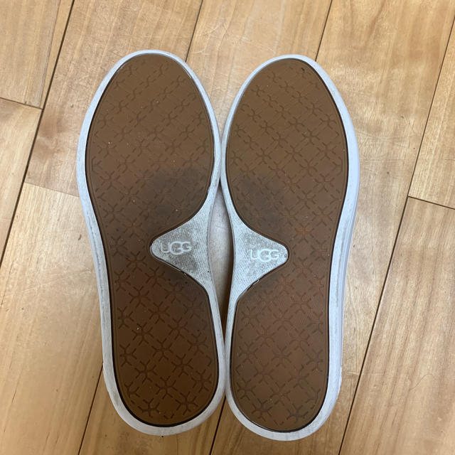 UGG(アグ)のUGG フラットシューズ 2019 9月13日取り置き中です レディースの靴/シューズ(スリッポン/モカシン)の商品写真