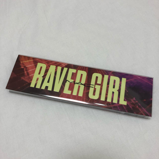 新品 MAC アイシャドウ パレット RAVER GIRL