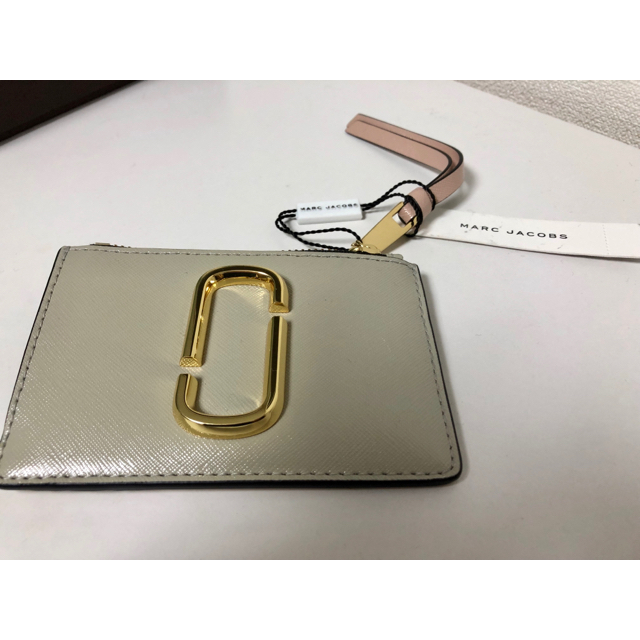 MARC JACOBS(マークジェイコブス)の新品タグ付き✨MARC JACOBSパスケース付コインケース レディースのファッション小物(コインケース)の商品写真