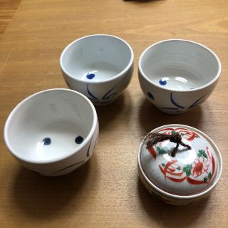 1-39 砥部焼茶碗3個セットとおまけ香物入れ 食器(食器)