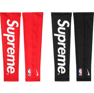 シュプリーム(Supreme)の新品 Supreme Nike 赤 s/m shooter sleeves(トレーニング用品)
