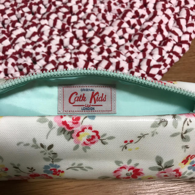 Cath Kidston(キャスキッドソン)の[新品]キャス・キッドソン ペンケース ロンドン タグ付き インテリア/住まい/日用品の文房具(ペンケース/筆箱)の商品写真