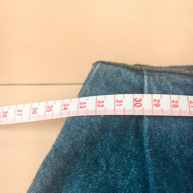 Par Avion(パラビオン)のParavion ラップ風刺繍デニムスカート ⸜🌷︎⸝‍ レディースのスカート(ひざ丈スカート)の商品写真