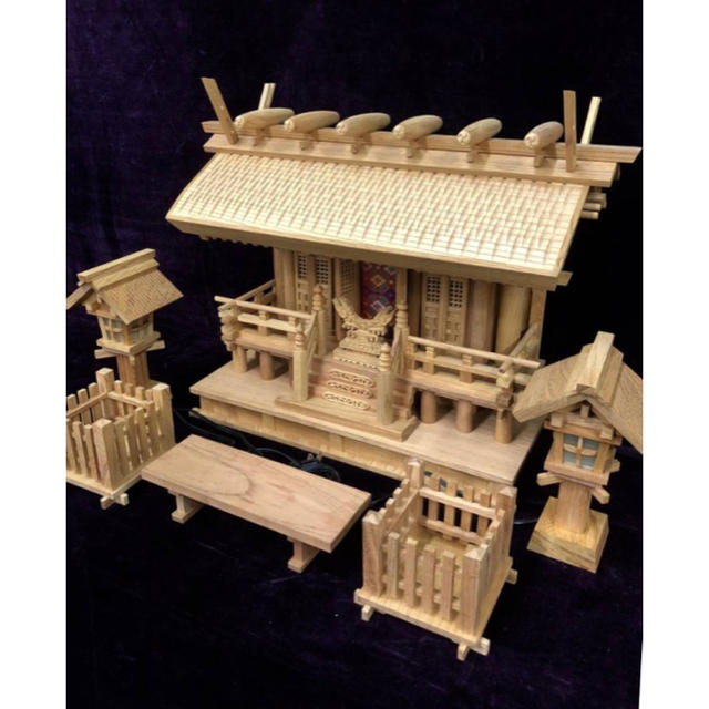 国産ケヤキ材を使用 職人手作り品 厚屋根 彫り屋根三社 神具一式 - その他 国産ケヤキ材を使用 職人手作り品 厚屋根 彫り屋根三社 神具一式 - その他