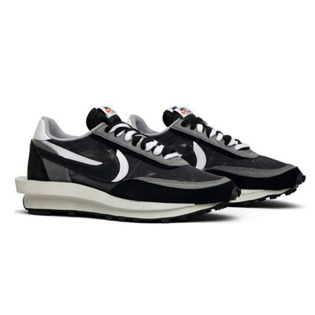 NIKE(ナイキ)のNike LD Waffle Sacai Black Anthracite メンズの靴/シューズ(スニーカー)の商品写真