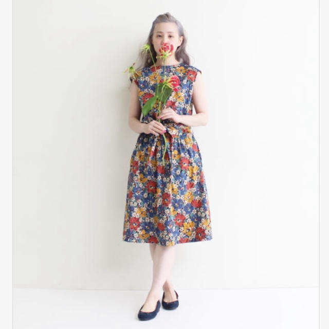 Dot&Stripes CHILDWOMAN(ドットアンドストライプスチャイルドウーマン)のDot＆Stripes CHILDWOMAN リバティ 花柄 ワンピース 日本製 レディースのワンピース(ひざ丈ワンピース)の商品写真