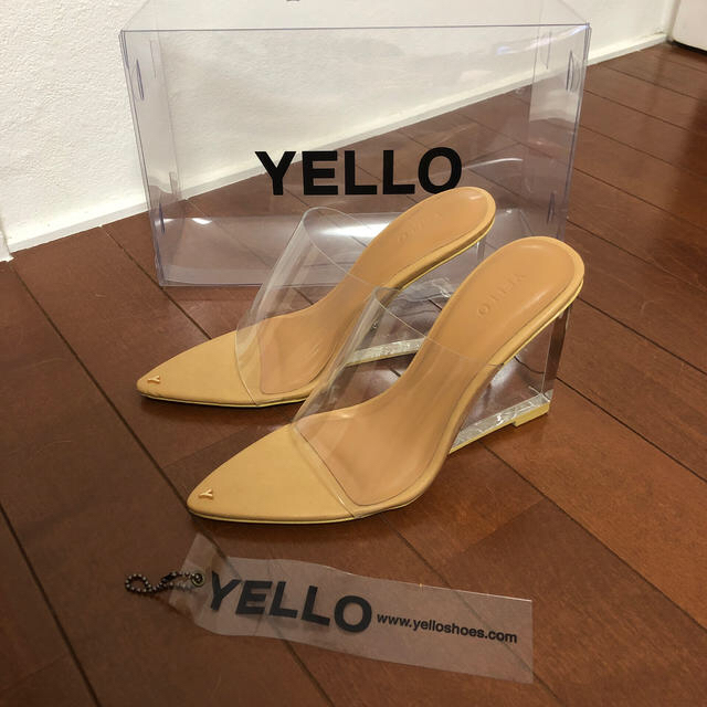 lalala様　専用　YELLO 人気爆発！クリアサンダル 新品同様 レディースの靴/シューズ(サンダル)の商品写真