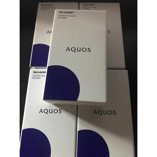 AQUOS(アクオス)のAQUOS sense2 SH-M08 5台 ブラックx2 ホワイトx3 スマホ/家電/カメラのスマートフォン/携帯電話(スマートフォン本体)の商品写真