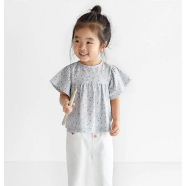 ZARA KIDS(ザラキッズ)のzarababy  フローラルTシャツ  104 キッズ/ベビー/マタニティのキッズ服女の子用(90cm~)(Tシャツ/カットソー)の商品写真