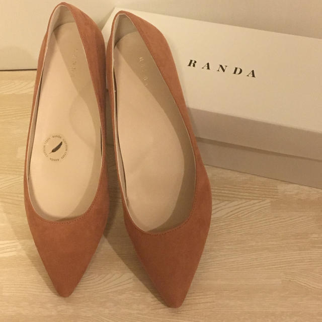 RANDA(ランダ)のランダ ローヒールパンプス レディースの靴/シューズ(ハイヒール/パンプス)の商品写真